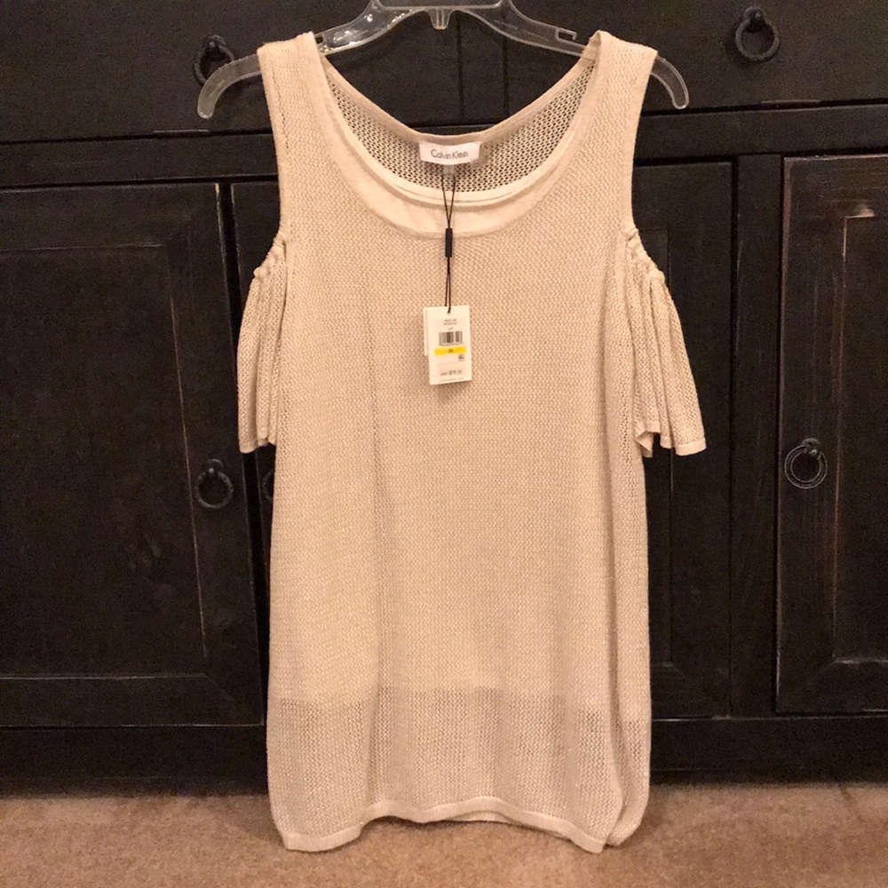 NWT Calvin Klein cold shoulder top. Size M